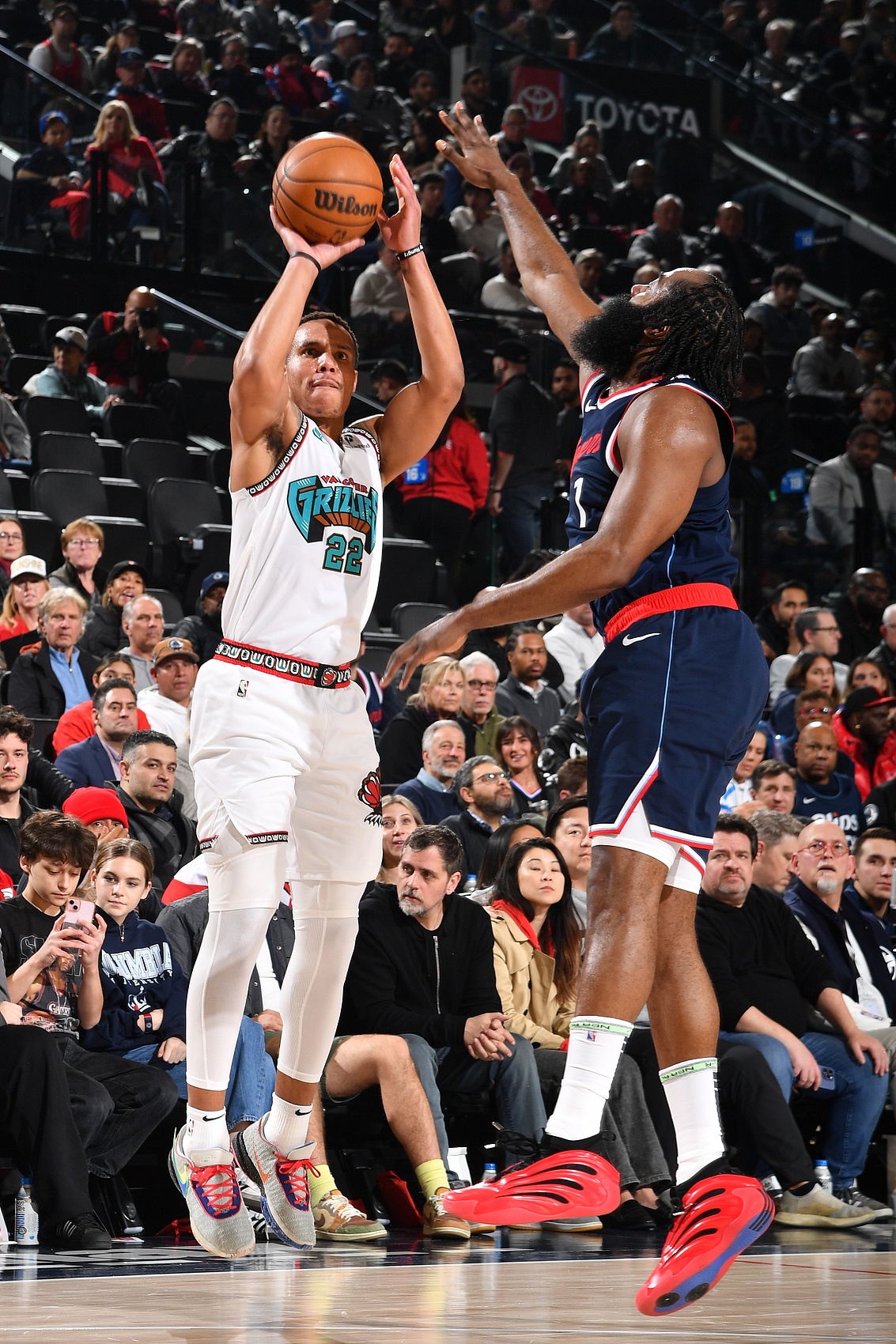 壓制！快船本賽季三殺灰熊 自06-07賽季以來首次橫掃對手