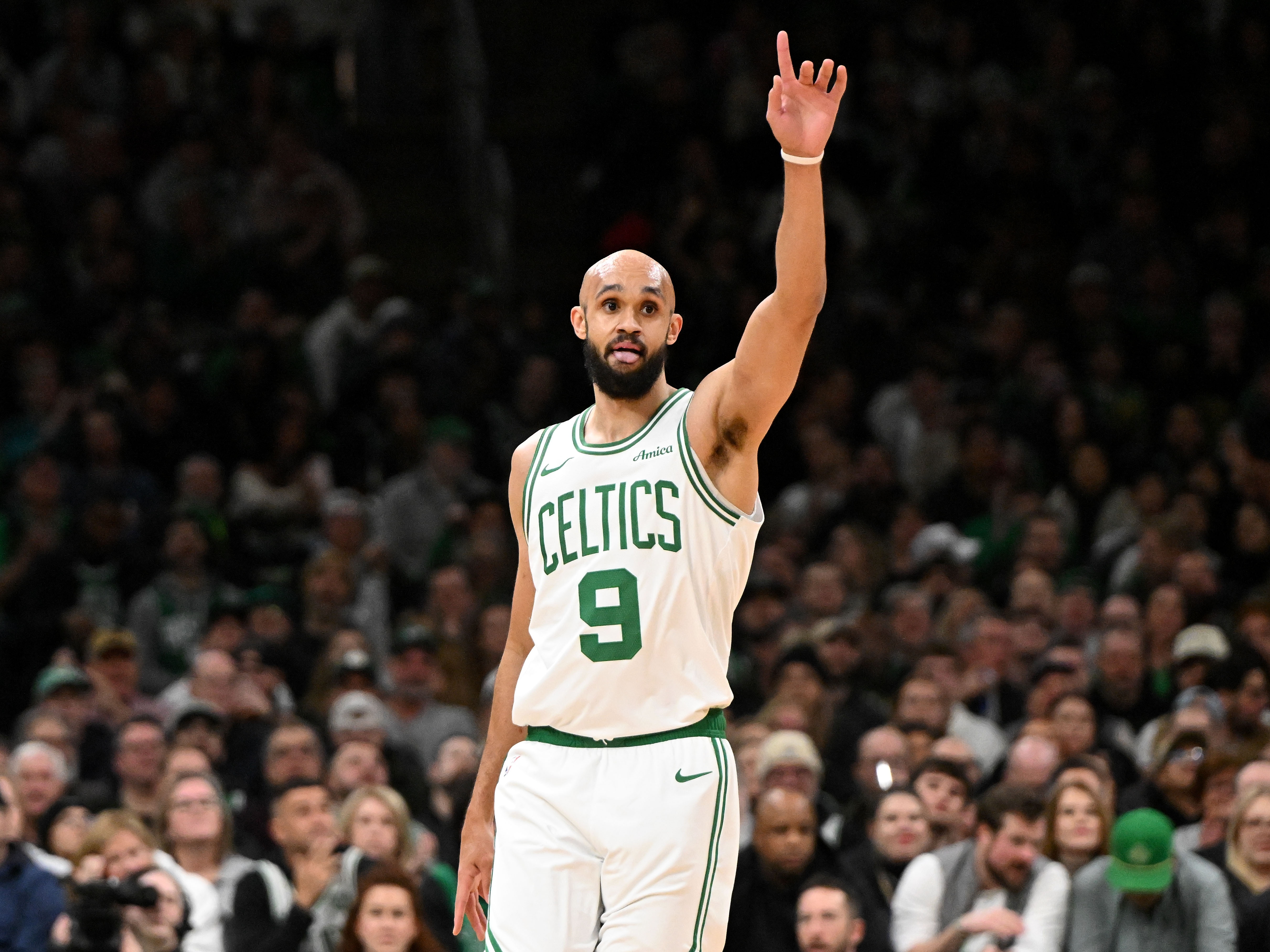 外線手感火熱！德里克-懷特上半場(chǎng)三分6中4得12分2板3助