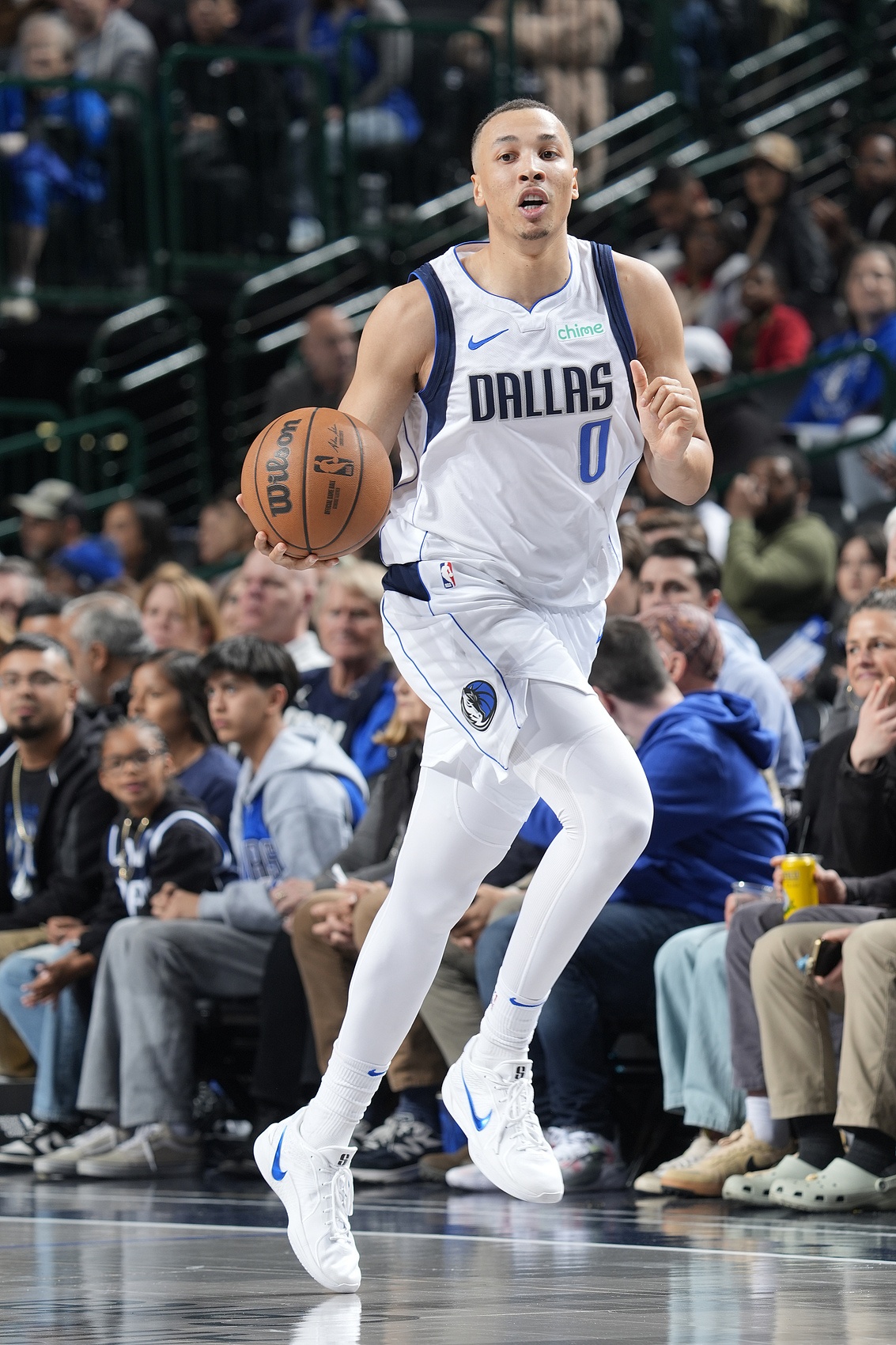 沒(méi)什么狀態(tài)！?？怂_姆10中2得到5分4助攻4失誤