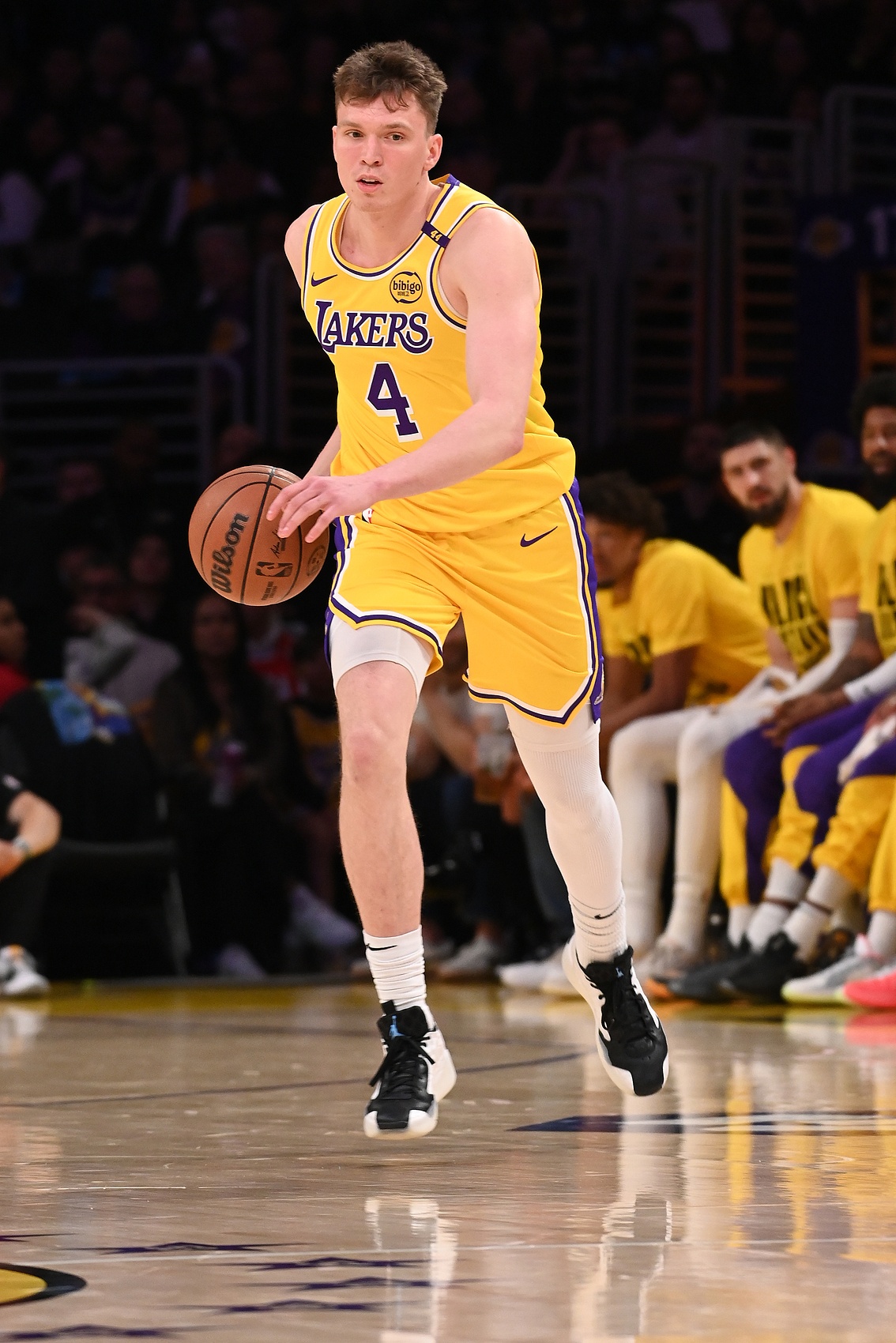 有自信的你真好！克內(nèi)克特8中4&三分7中3拿11分4板 壓哨三分亮眼