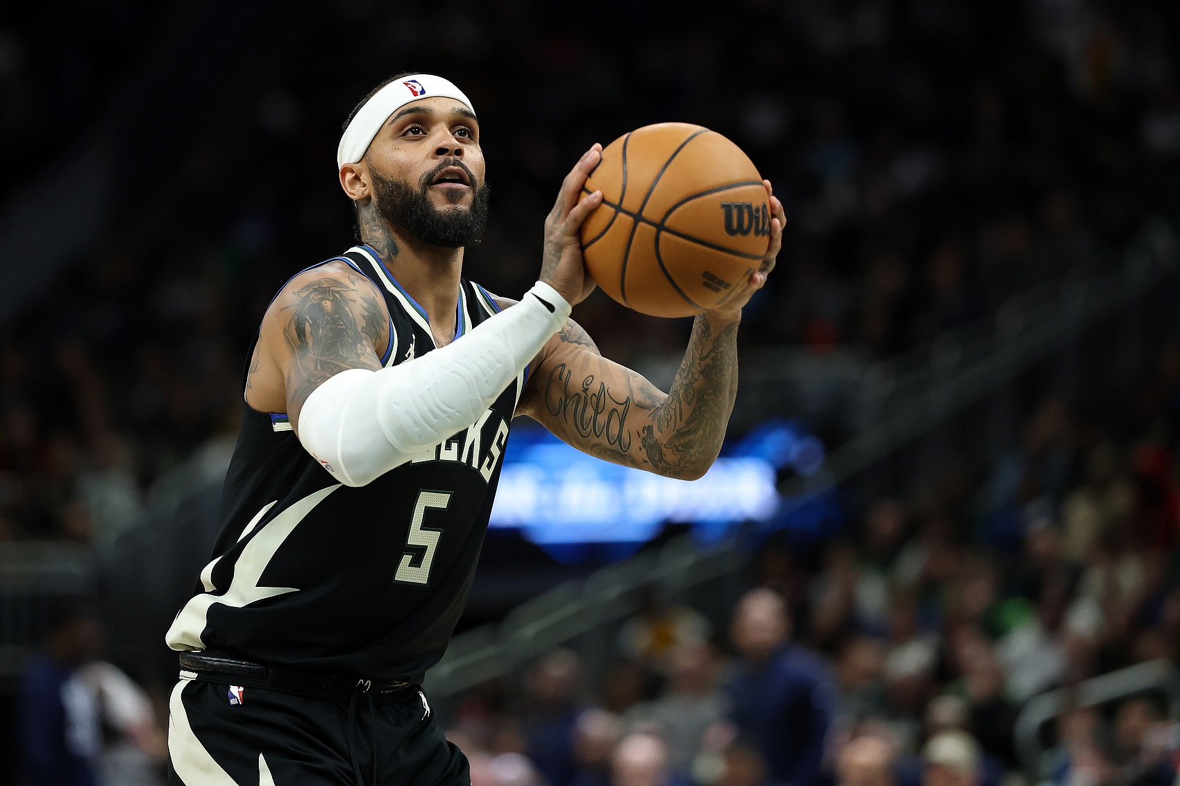 板凳火力！特倫特半場(chǎng)6中4貢獻(xiàn)11分 三分4中3