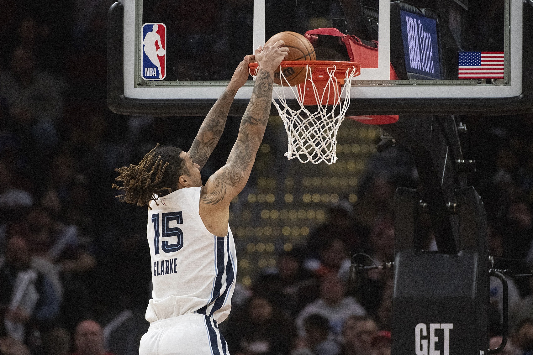 兢兢業(yè)業(yè)！克拉克替補(bǔ)26分鐘 10中6&6罰5中砍下17分8板2助4帽