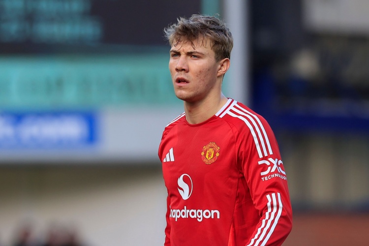 內(nèi)維爾：霍伊倫的表現(xiàn)真的很掙扎，我很同情他目前的處境