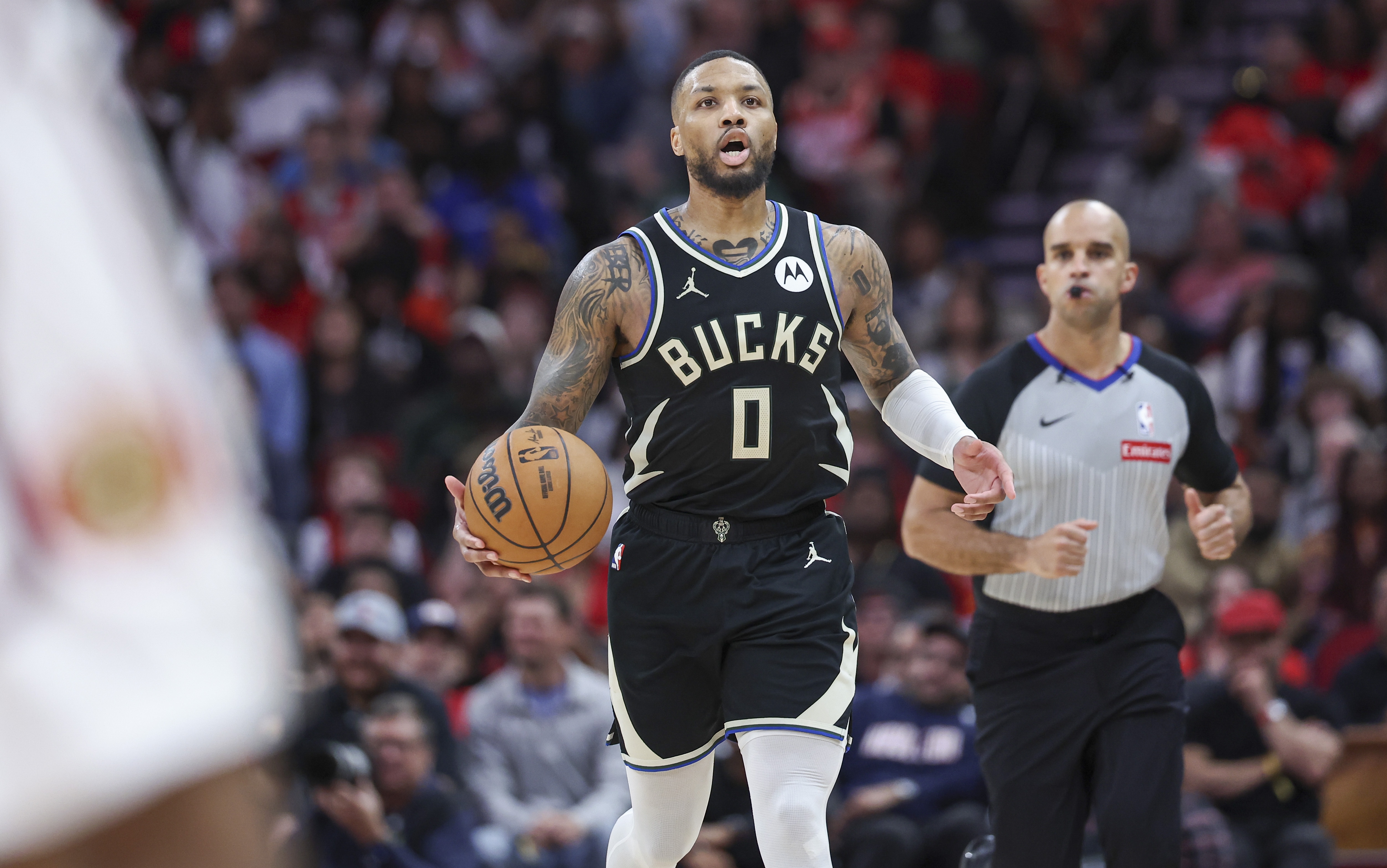 Haynes：雄鹿球星利拉德因小腿酸痛 將缺席對(duì)陣湖人的比賽