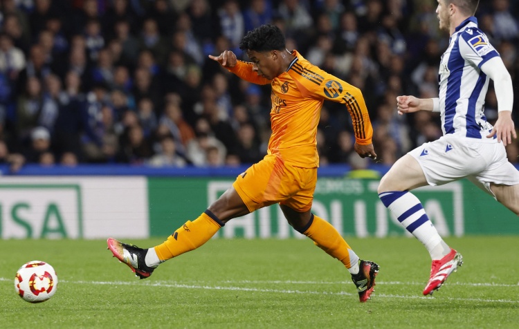 恩德里克：貝林厄姆拿球時我看到開闊的空間，我知道我要去跑位