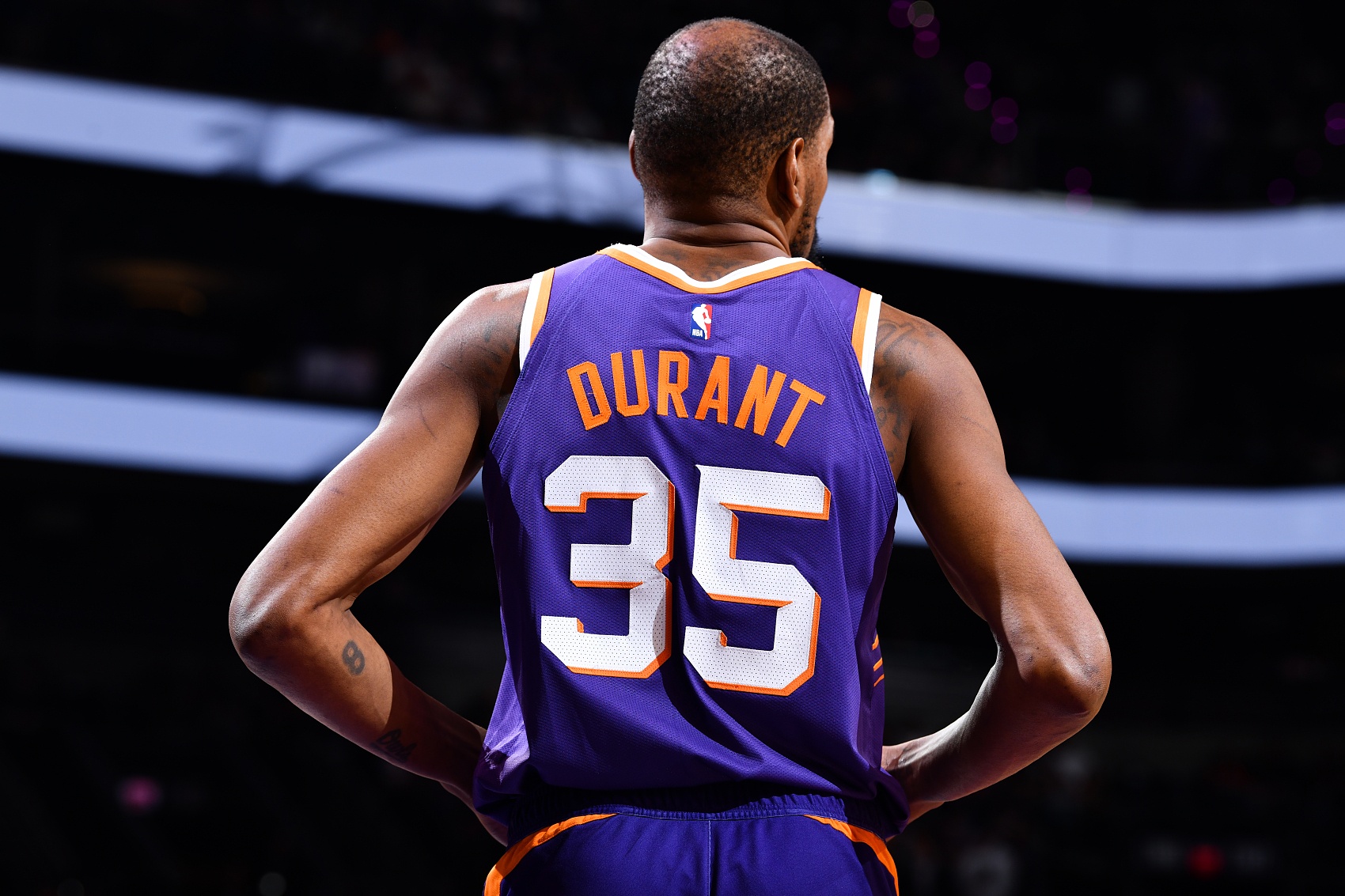 活在當(dāng)下！杜蘭特：不能把目光放得太遠(yuǎn) 因?yàn)槲覀儧](méi)有奢侈的資本