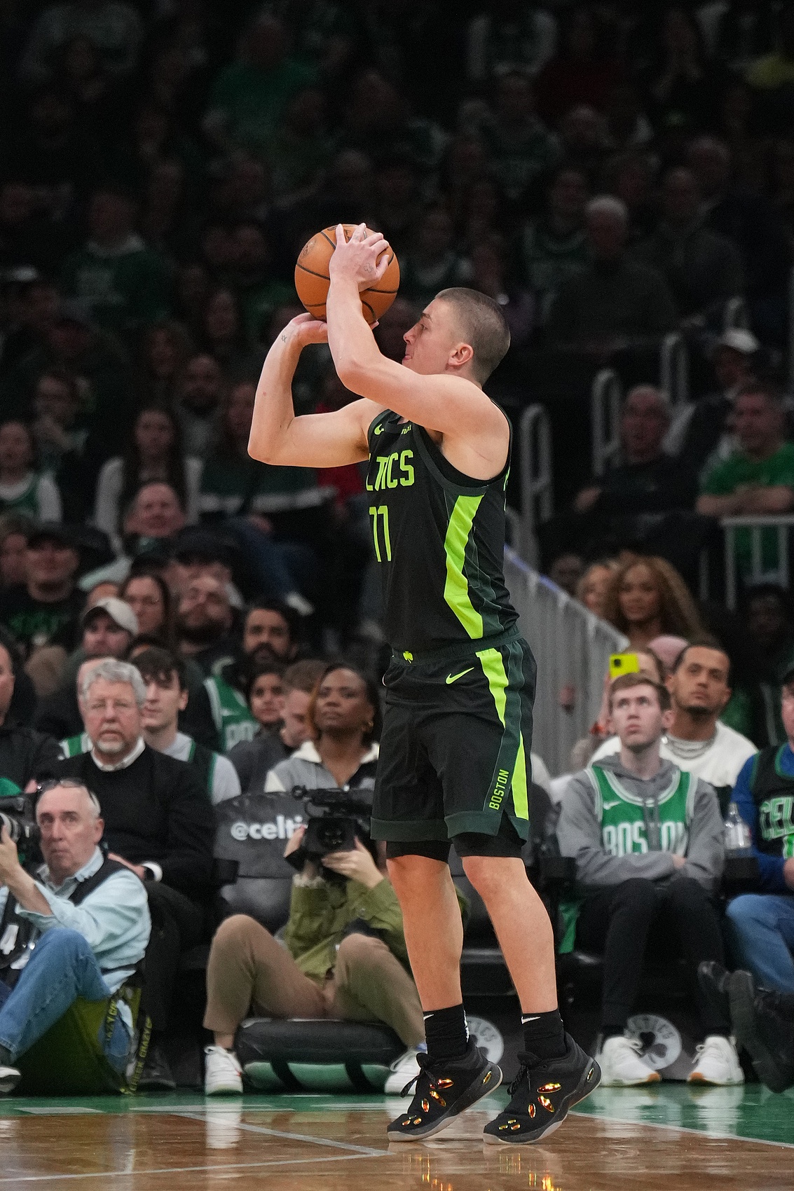 替補(bǔ)三分王！普理查德11中7&三分8中5拿到22分6板3助2斷