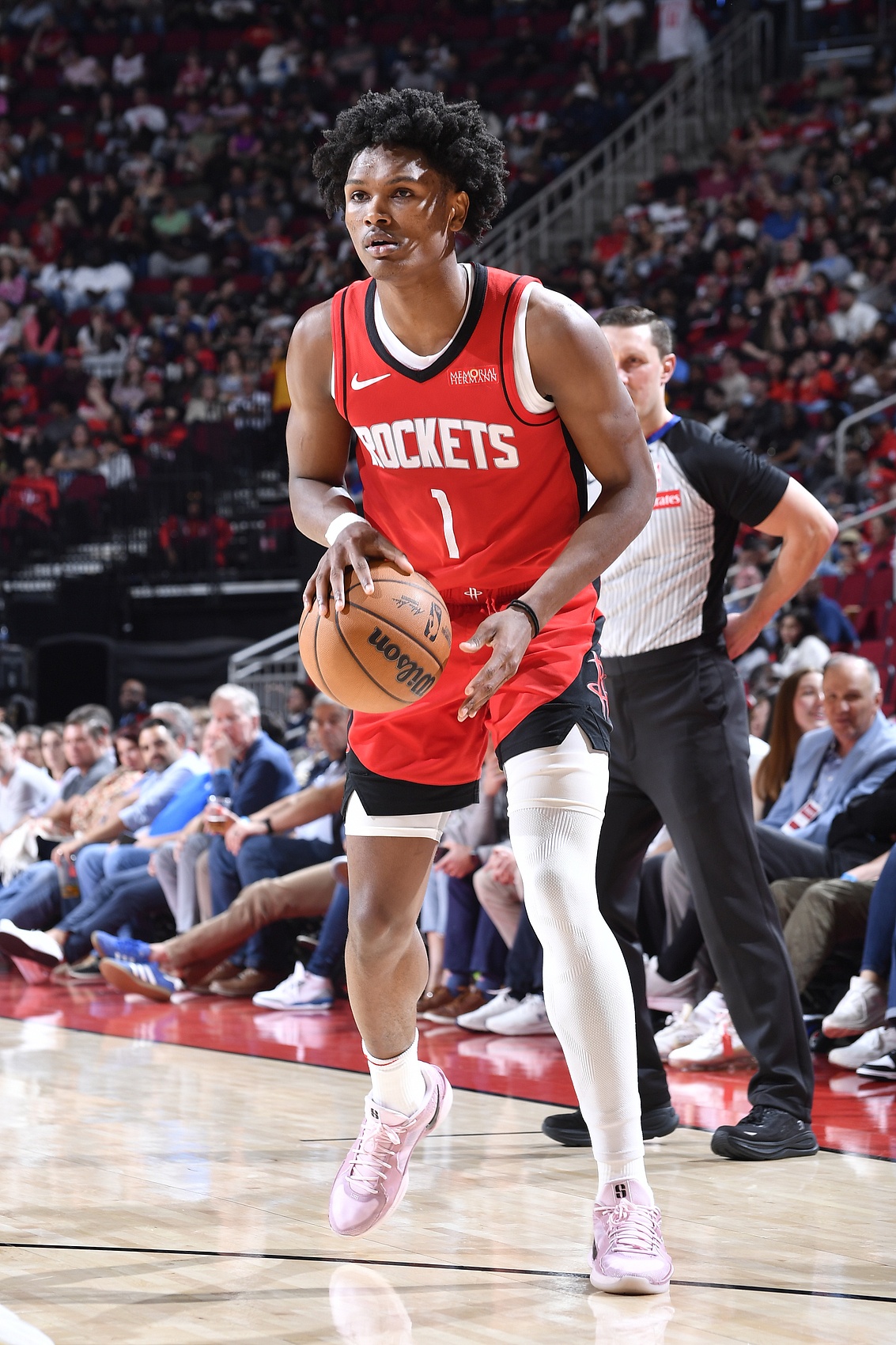 全能戰(zhàn)士！阿門復(fù)出發(fā)揮依舊全面 上半場(chǎng)攬5分4板5助2斷