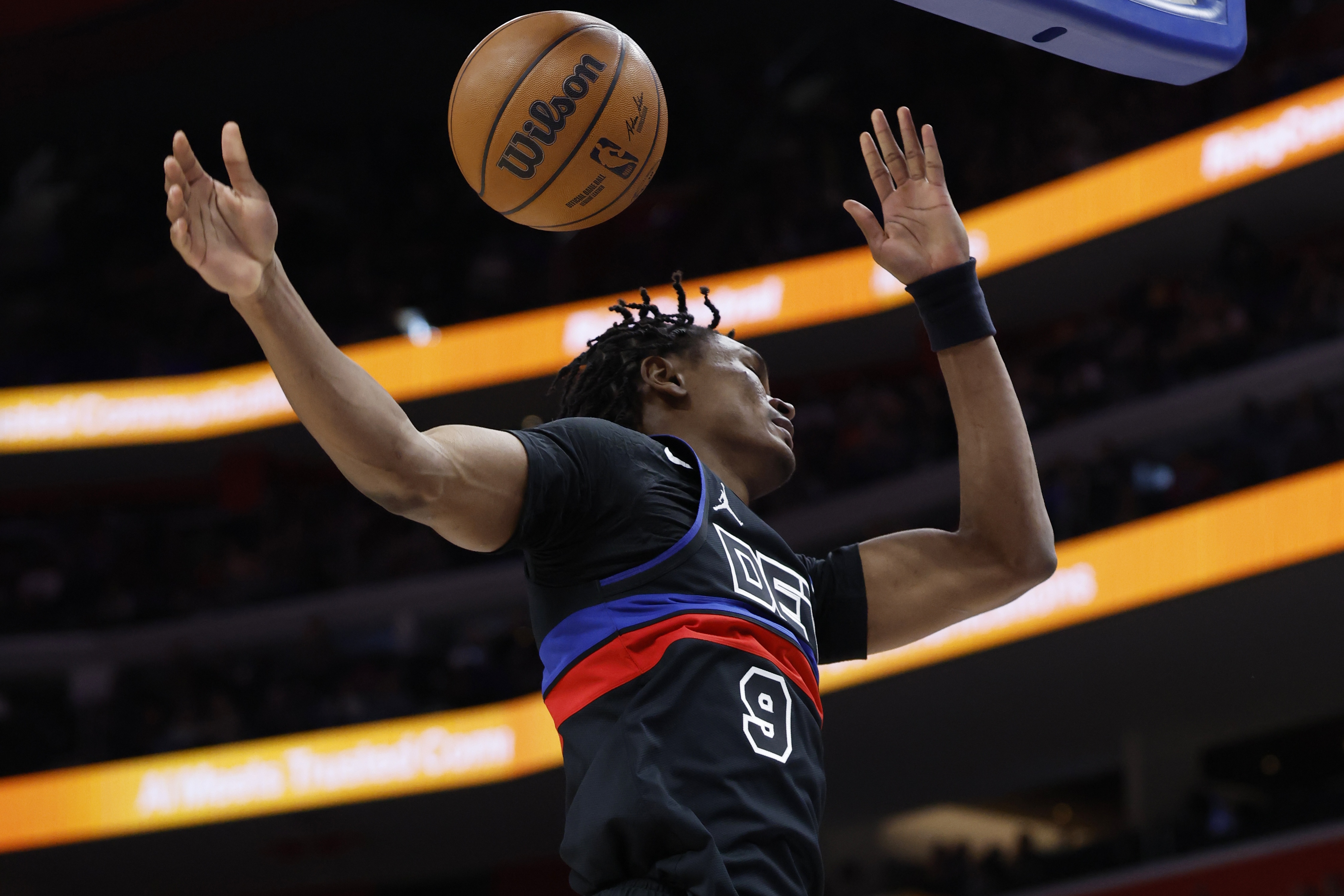 身體棒！奧薩爾全面發(fā)揮 7次攻筐全中砍17分6板5助3斷&正負值+20