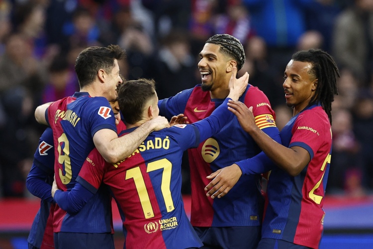 歐冠淘汰賽雙殺對(duì)手！巴薩上次做到還是2019年總比分4-0曼聯(lián)