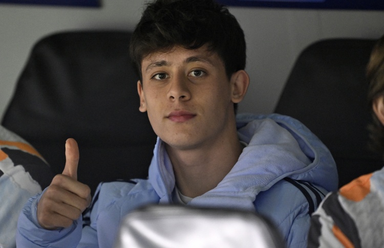 徹底邊緣！居勒爾近3場(chǎng)歐冠淘汰賽全程替補(bǔ)，聯(lián)賽對(duì)馬競(jìng)巴薩0出場(chǎng)