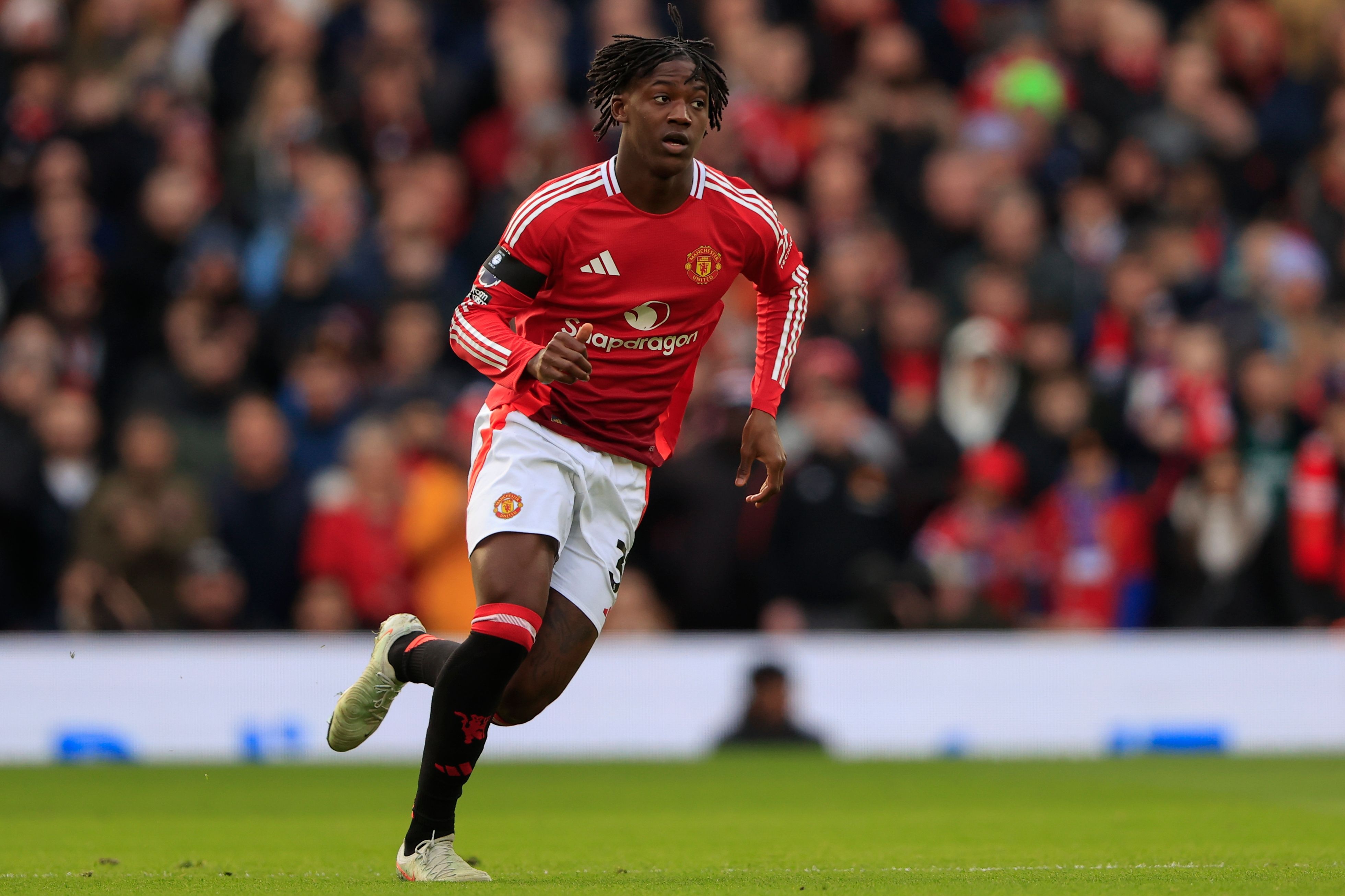 續(xù)約or離隊(duì)?19歲梅努索要18萬周薪，25場1球1助&曼聯(lián)估價7000萬