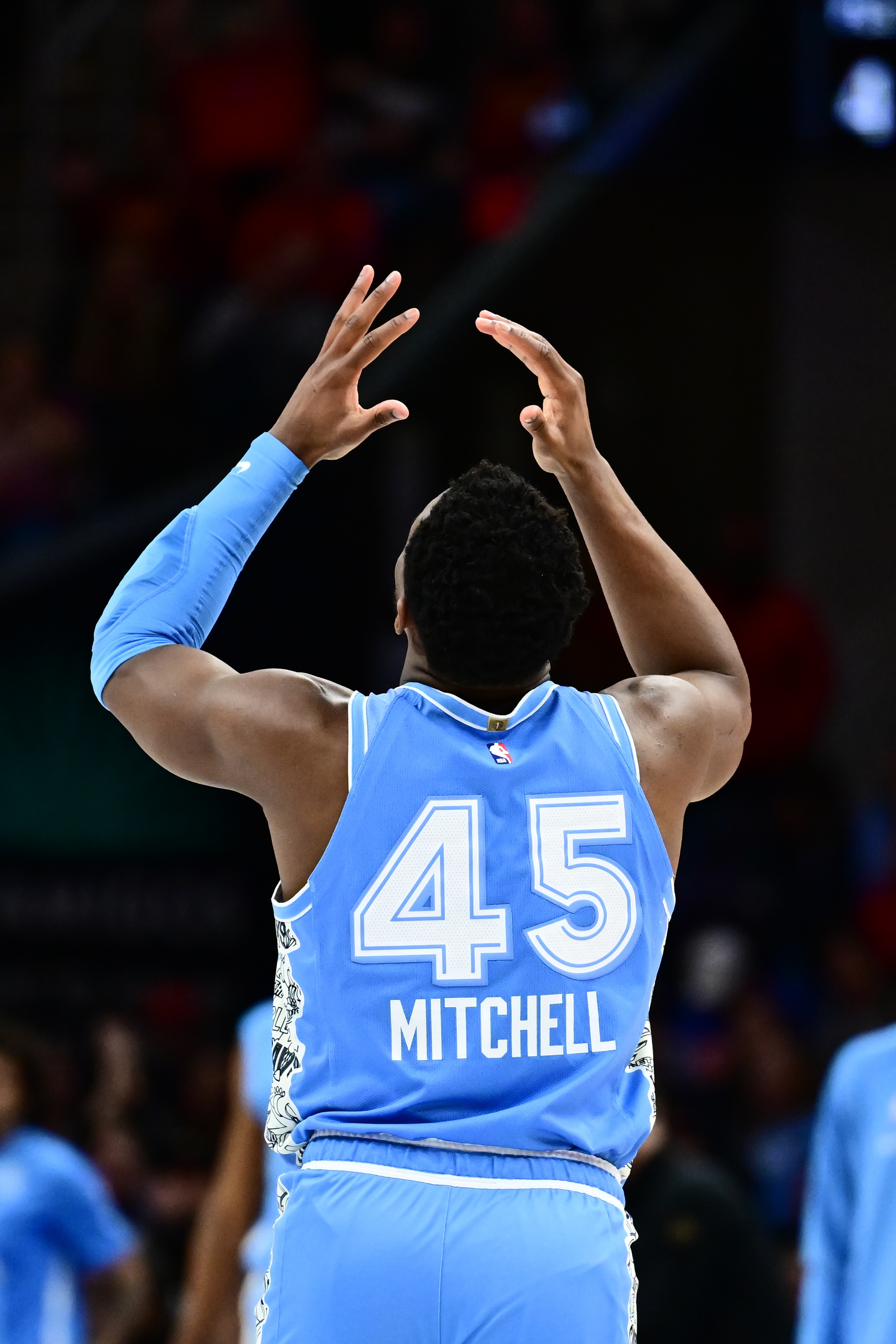 攻不進(jìn)守不住！騎士三節(jié)讓太陽(yáng)拿到98分 落后19分之多