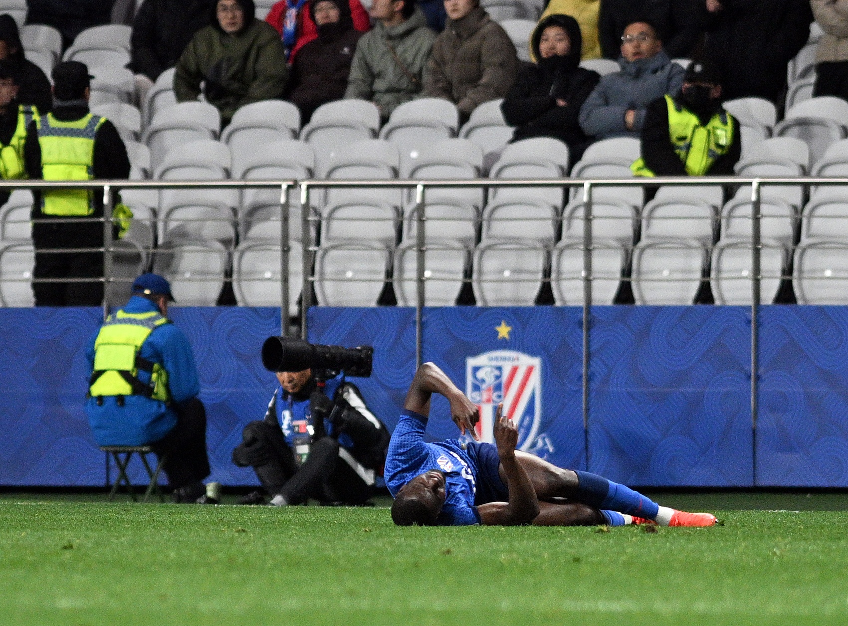 傷缺3-4個月！申花官方：阿馬杜膝關節(jié)內側副韌帶+后交叉韌帶損傷