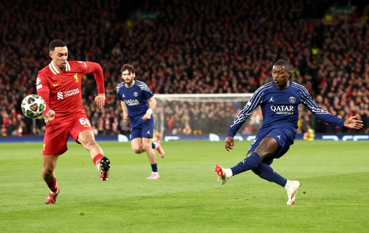 卡拉格：巴黎選擇了場地并且還第一個罰點(diǎn)球，這讓我有些不太理解