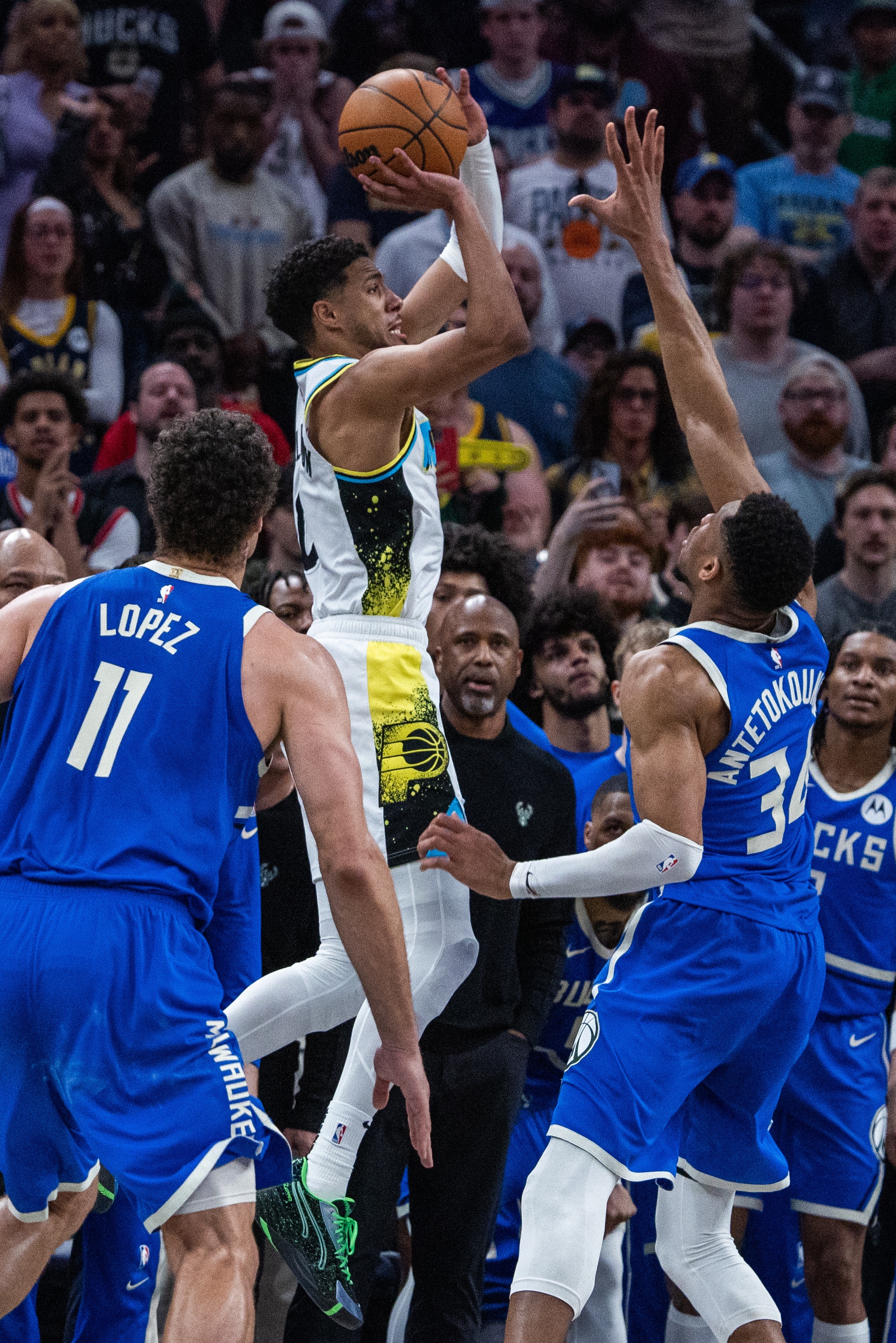 哈利伯頓完成3+1絕殺！卡萊爾：這會在未來數(shù)十年被球迷反復(fù)提及