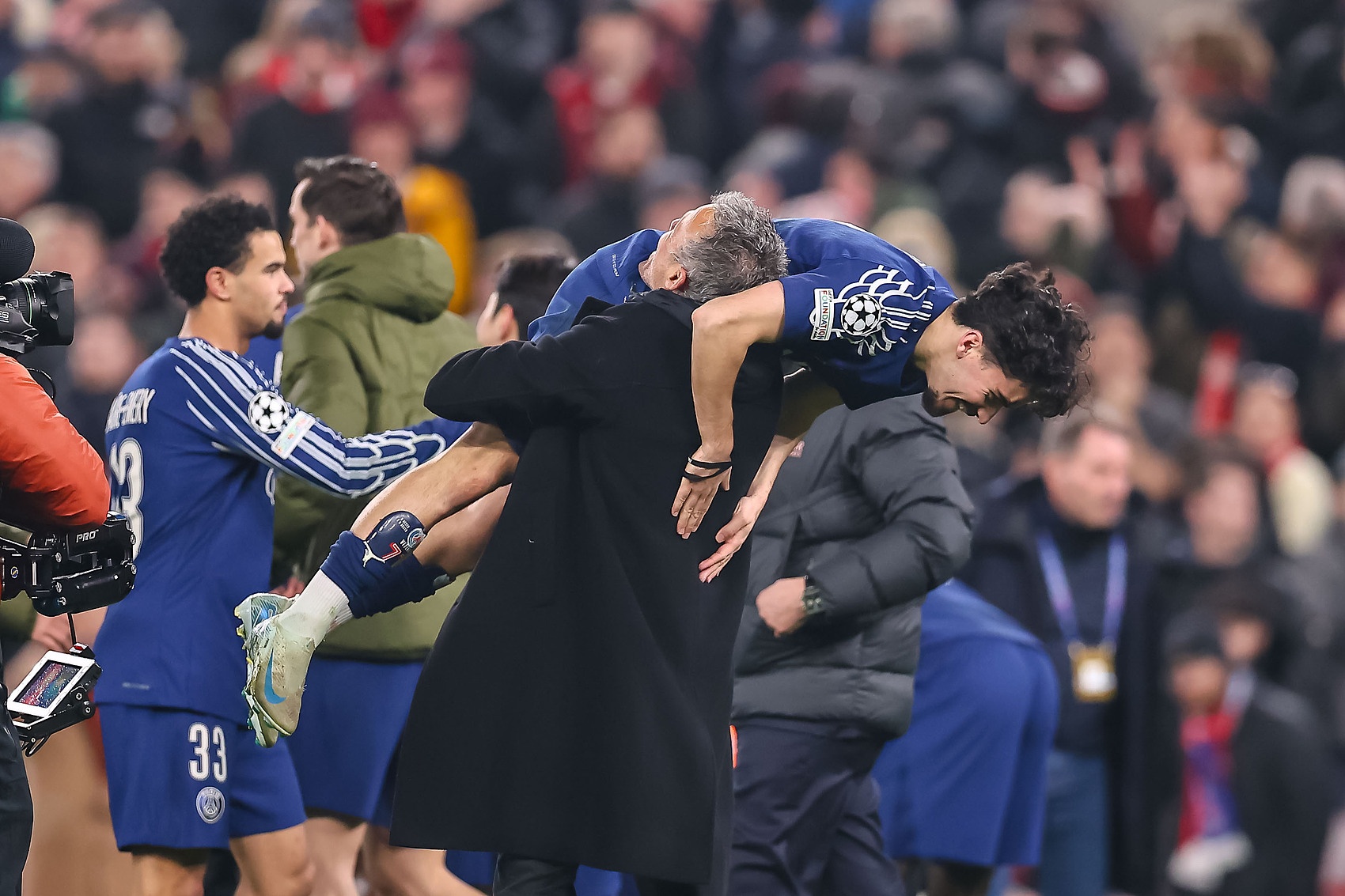 佩蒂特：恩里克讓巴黎踢得從容不迫，很多人都欠他一個道歉