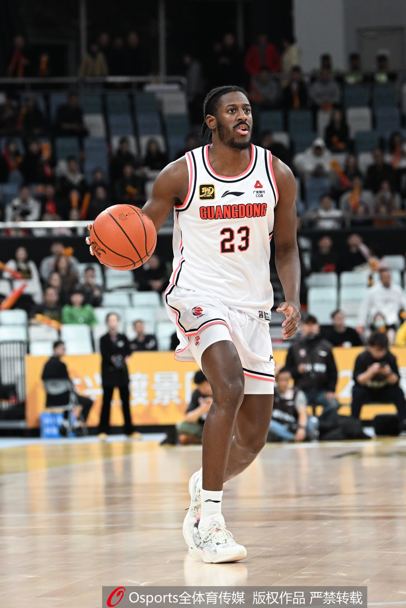 直播吧：廣東男籃裁掉庫(kù)克 已確定季后賽外援名單