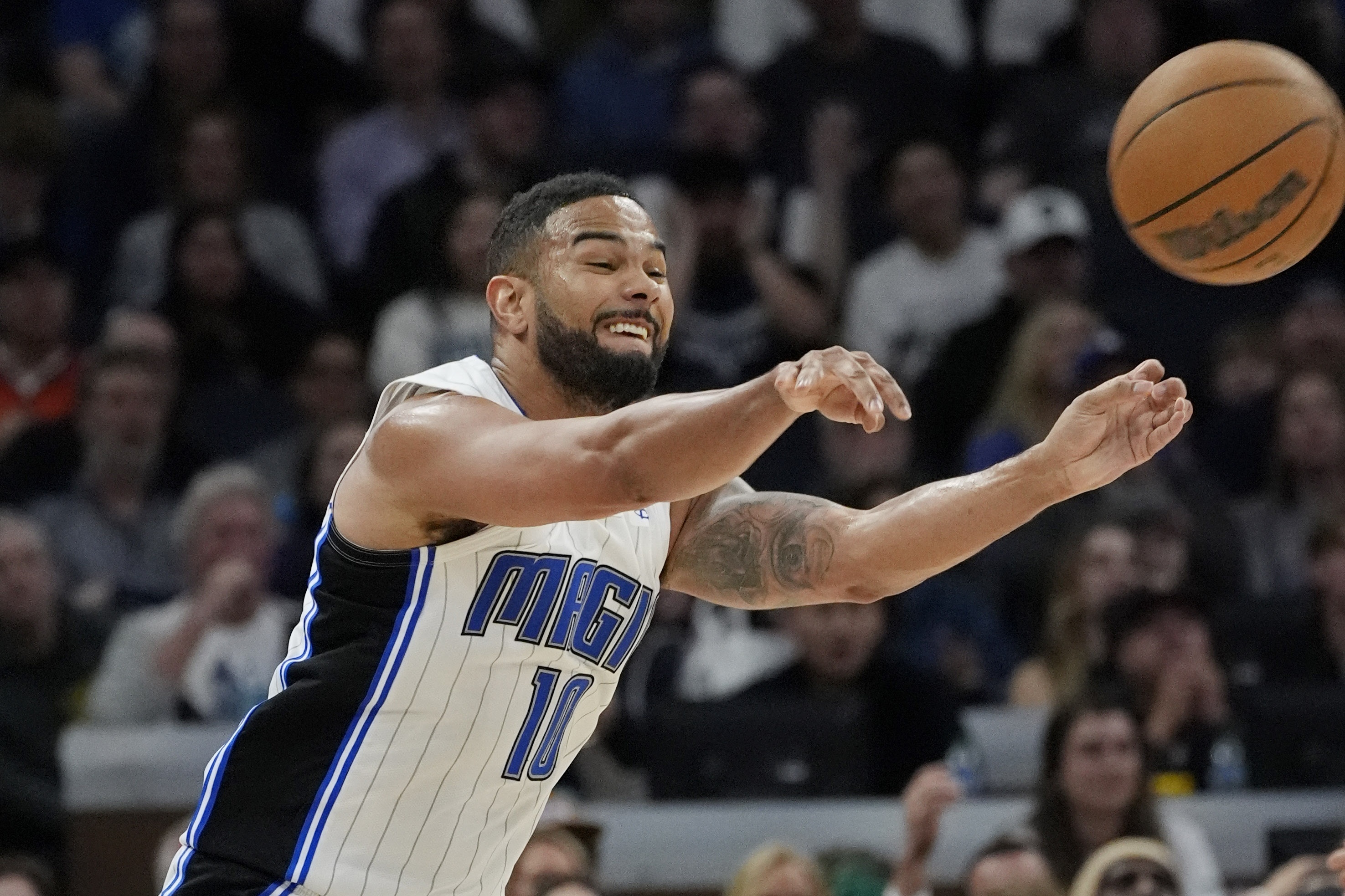 先發(fā)效果不錯(cuò)！約瑟夫9中5&三分6中2拿到13分2助2斷 正負(fù)值+3