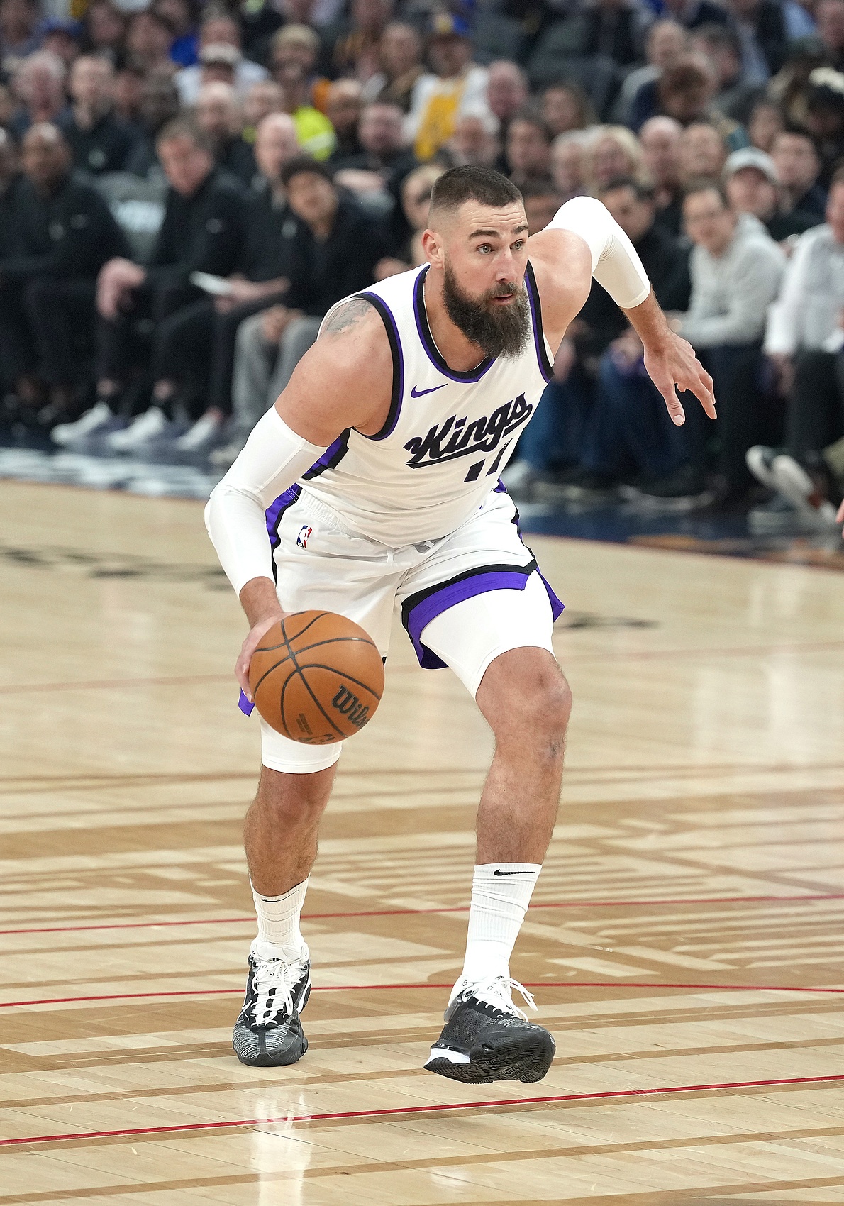 效率挺高但難挽敗局！瓦蘭11中8得到18分7板1助