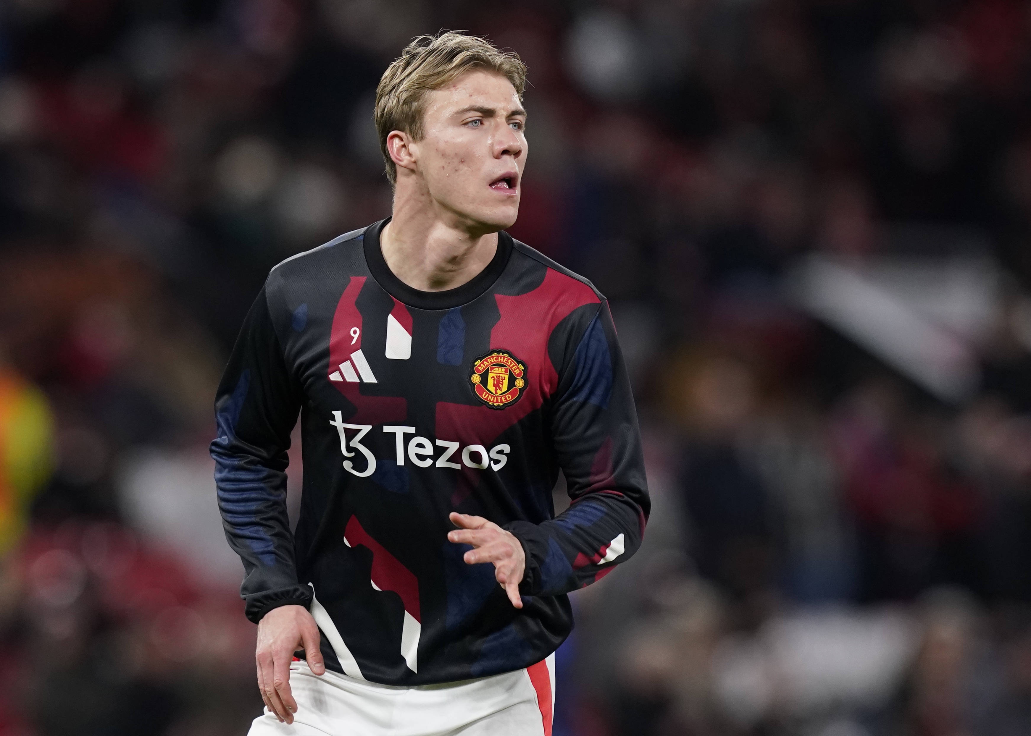 現(xiàn)身價(jià)4500萬(wàn)！米體：曼聯(lián)對(duì)霍伊倫要價(jià)6000萬(wàn)，那不勒斯無(wú)力承擔(dān)