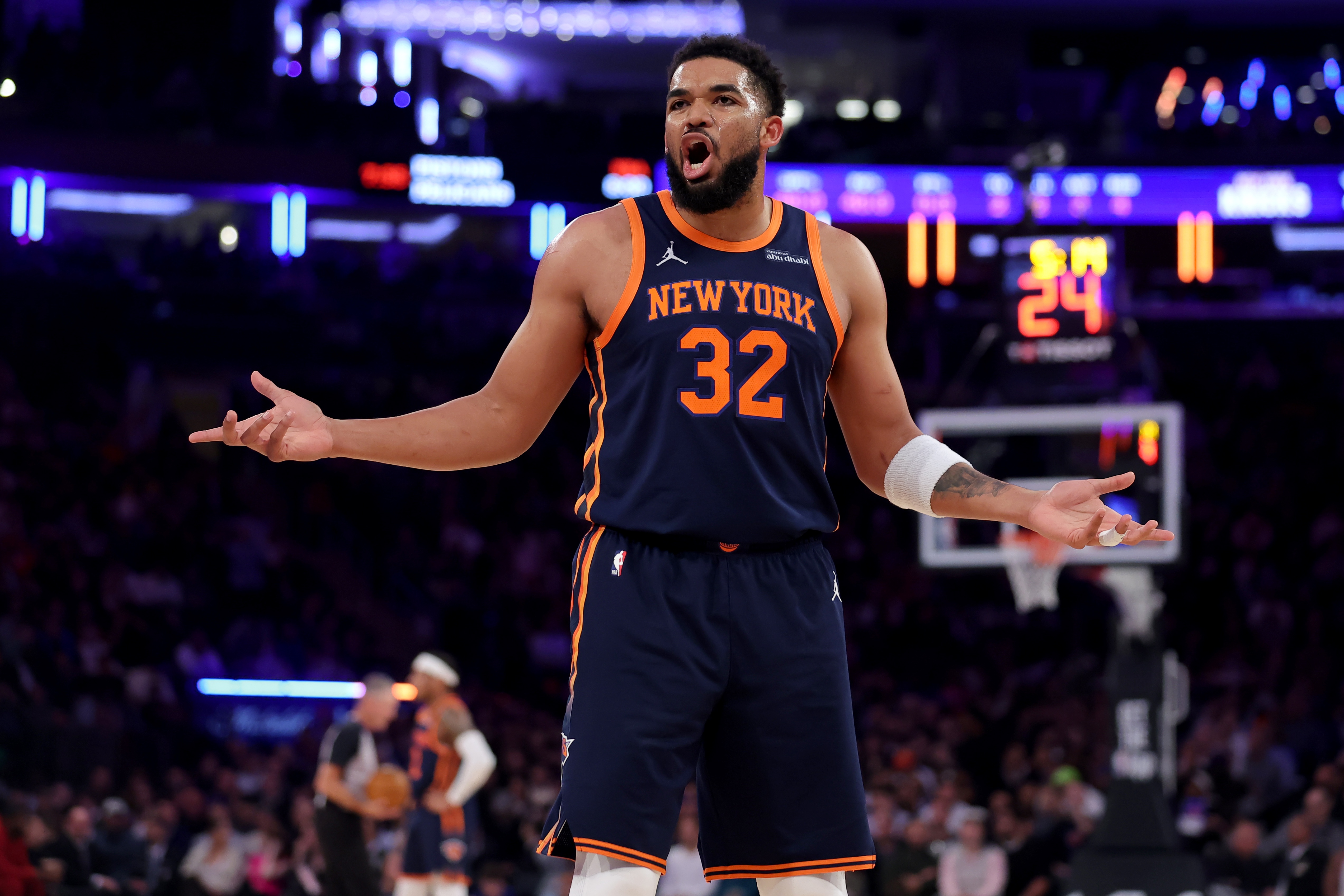 要不歇歇吧！唐斯帶傷作戰(zhàn)半場砍19分 但球隊(duì)已經(jīng)落后24分