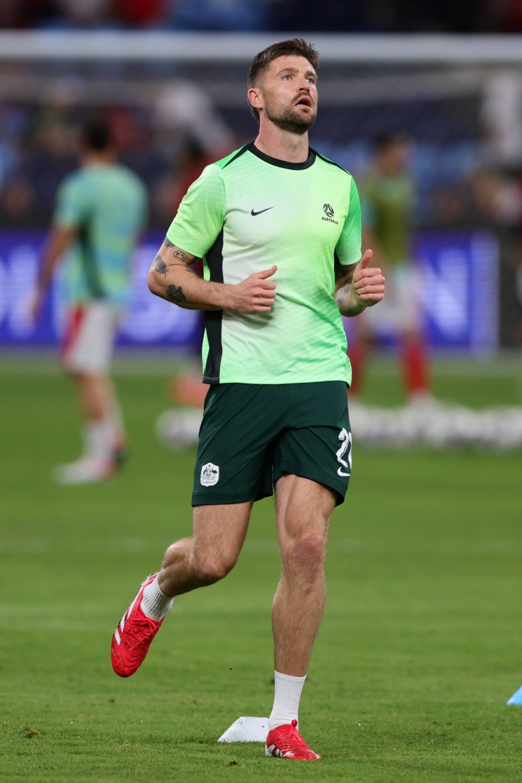 首發(fā)出戰(zhàn)對陣國足！伊普斯維奇官方社媒為卡梅隆-伯吉斯加油