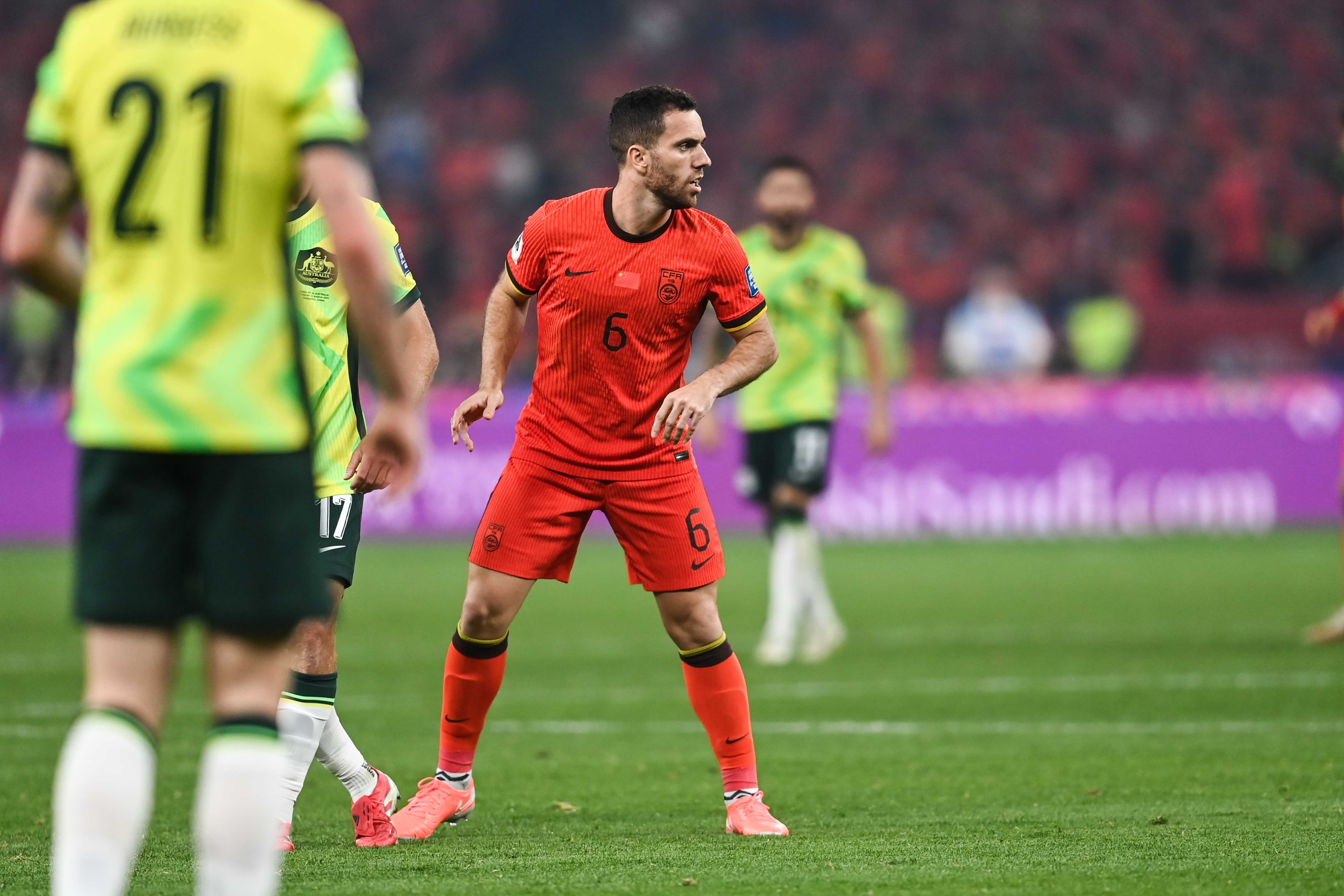 媒體人：國內(nèi)青訓(xùn)未緊跟國際發(fā)展趨勢，國足嚴(yán)重缺乏有特點(diǎn)的球員